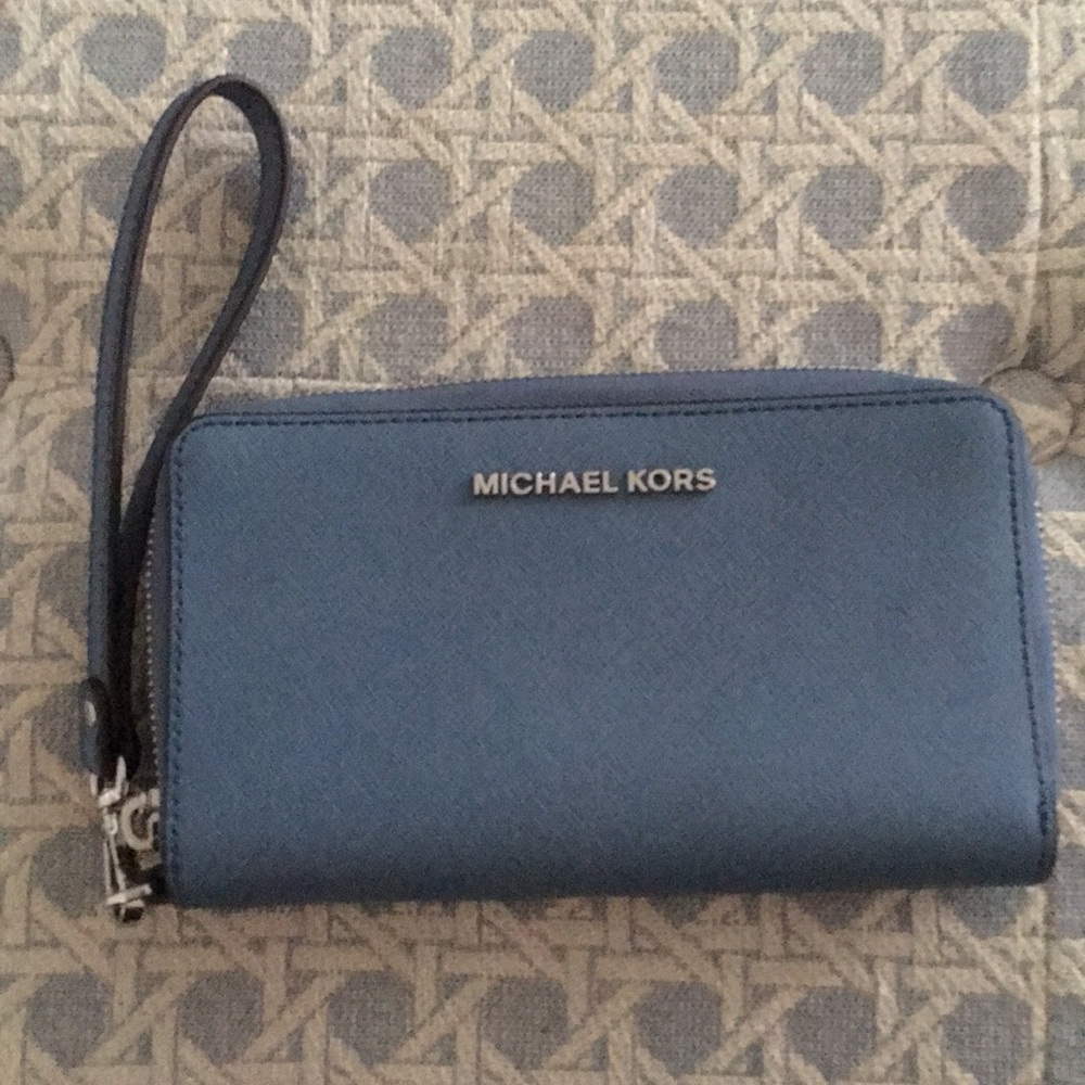 Michael Kors wristlet/wallet